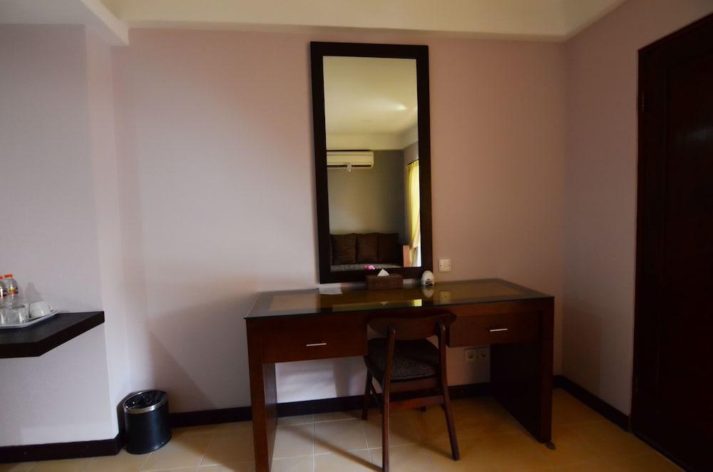 Grand Santhi Hotel Denpasar  Exterior photo